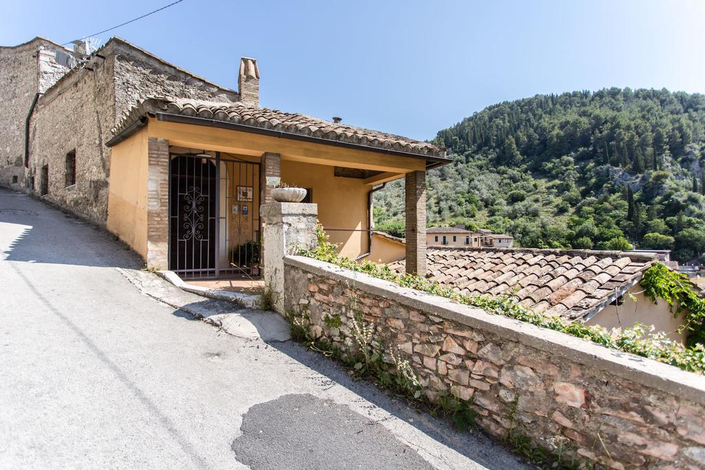 La Loggia Sul Nera Lägenhet Arrone Rum bild