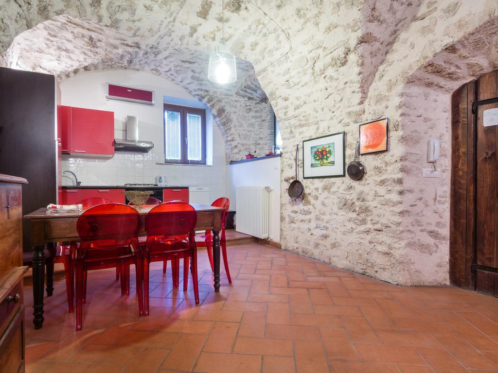 La Loggia Sul Nera Lägenhet Arrone Rum bild
